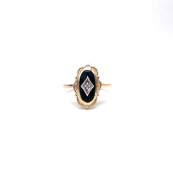 Classic Black Onyx Ring in Yellow Gold C999onyx